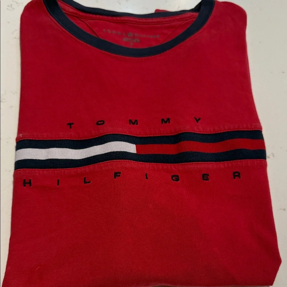 Tommy Hilfiger Red Short Sleeve Tee 90s inspired - Picture 4 of 4